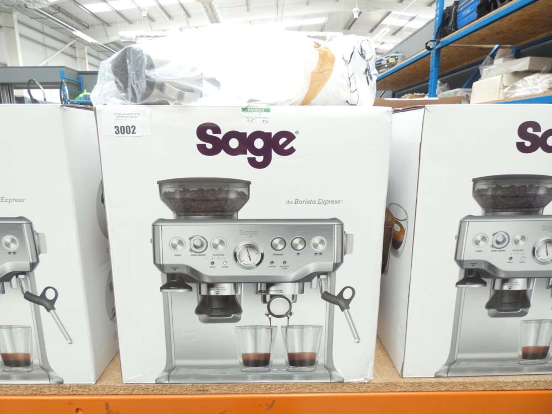 (94) Boxed Sage barista express coffee machine