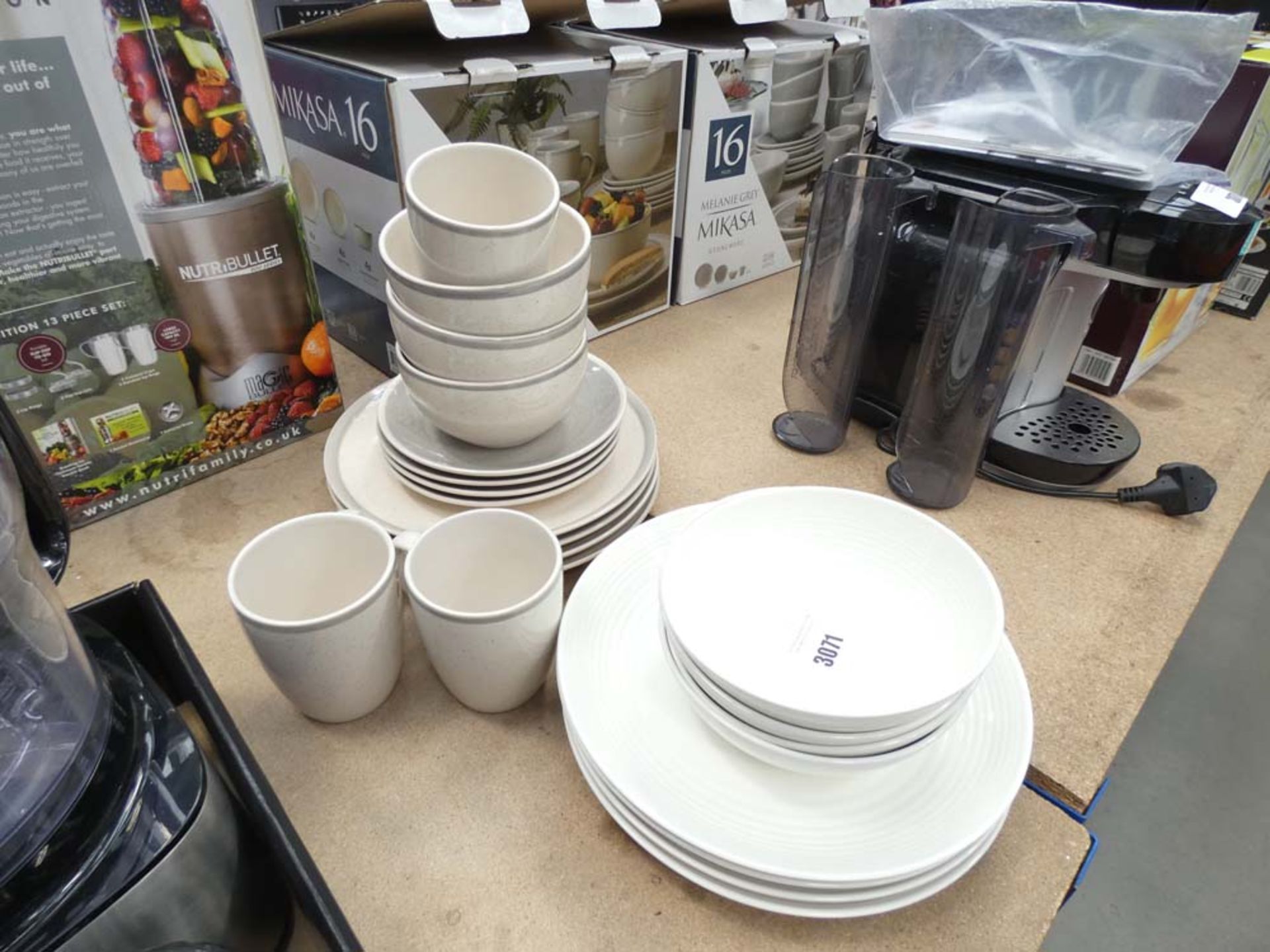 Royal Doulton and Mikasa table ware sets