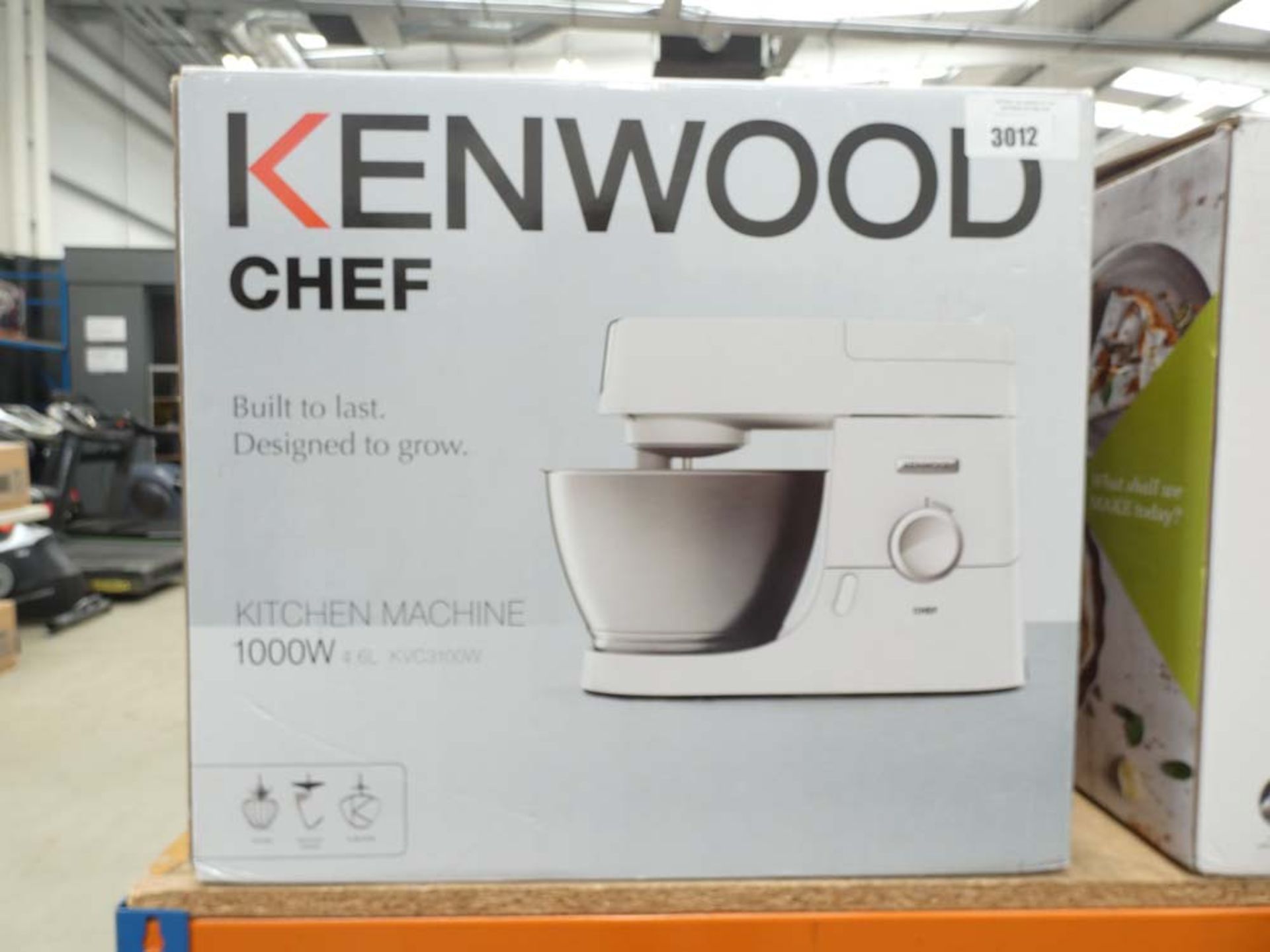 (101) Kenwood chef 1000w kitchen machine