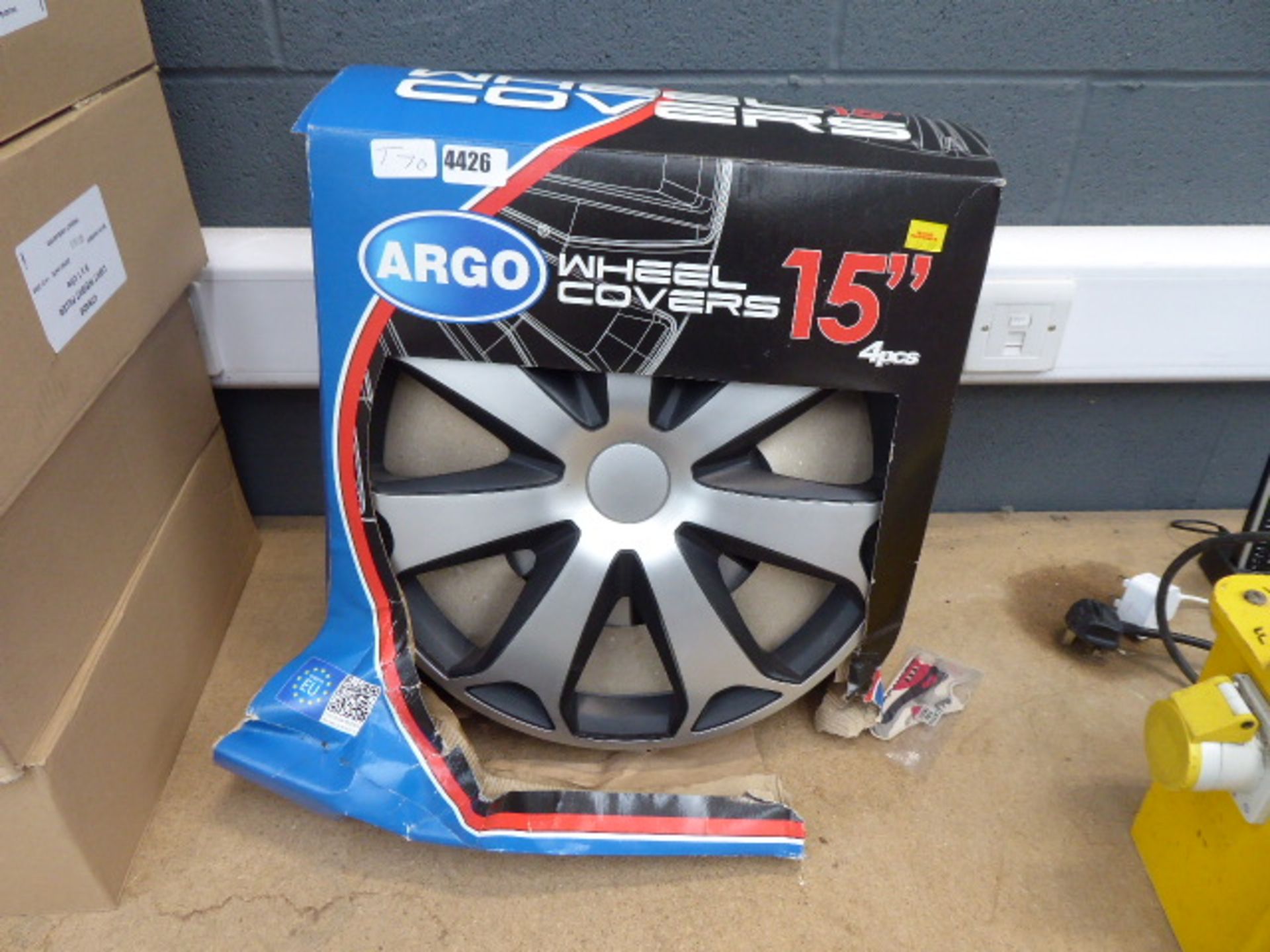 Box of wheel trims