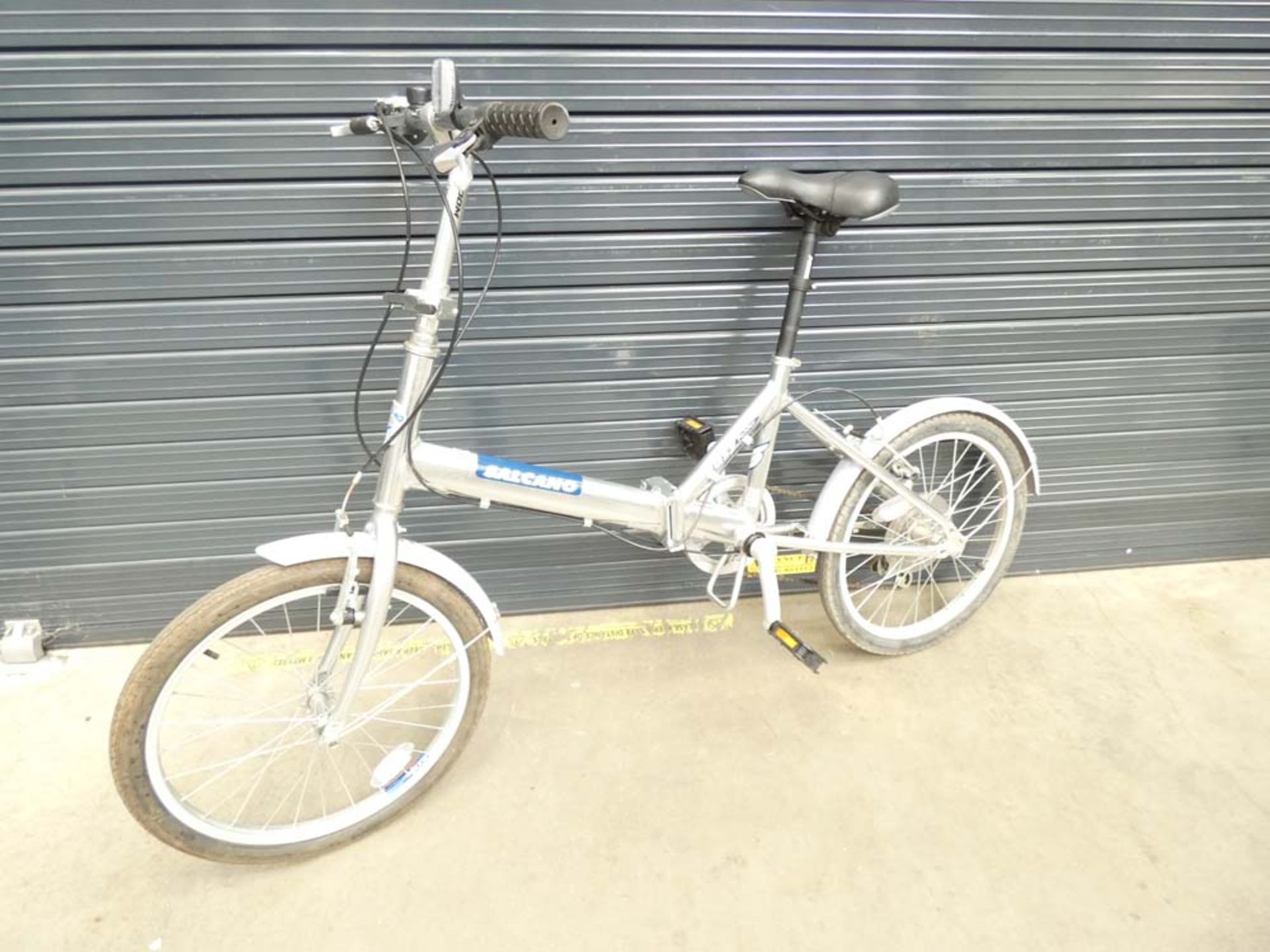 Salcano silver fold up bike