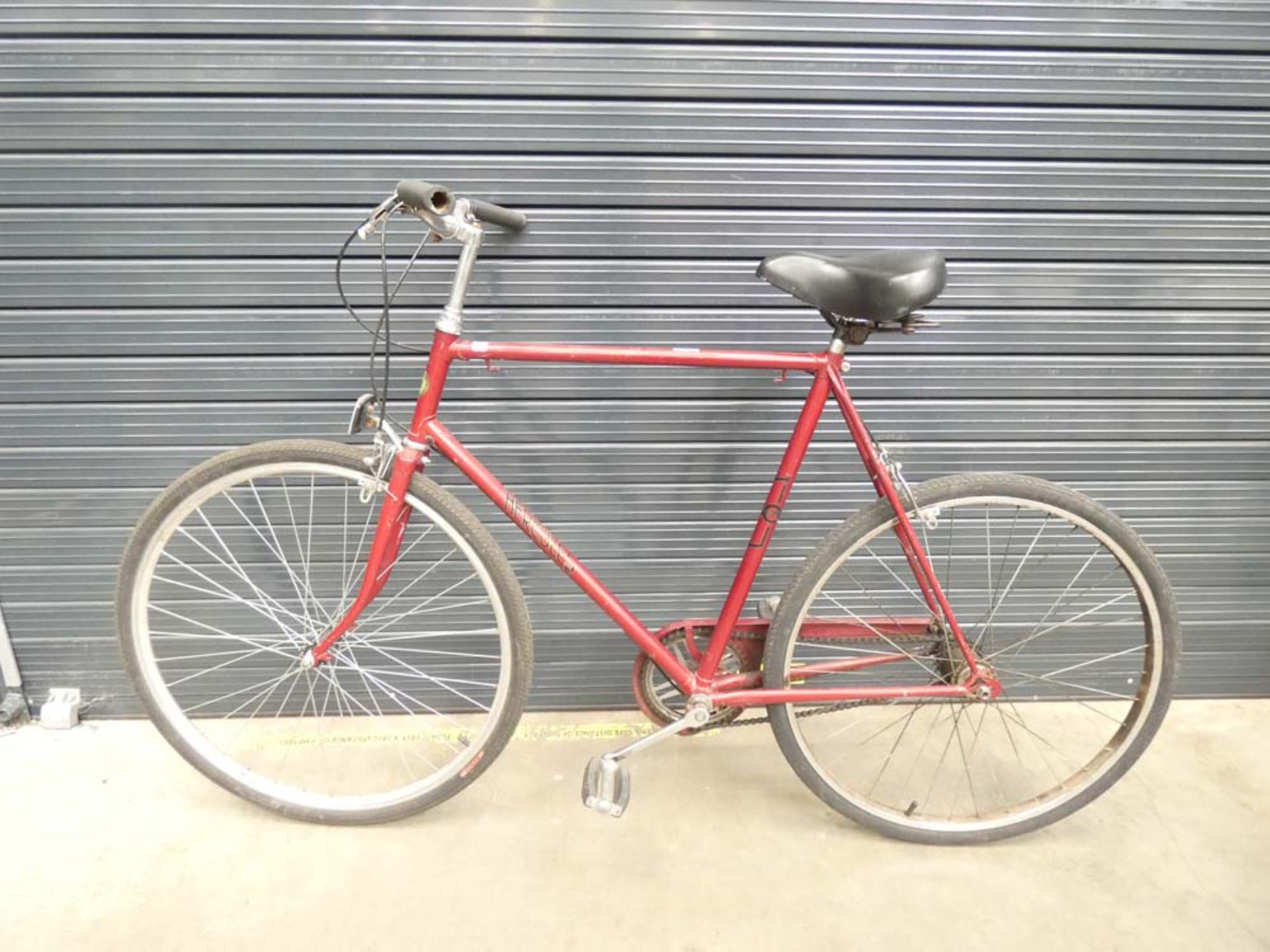 Hercules red gents bike