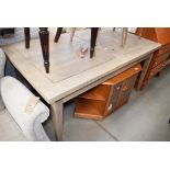 Extending dining table