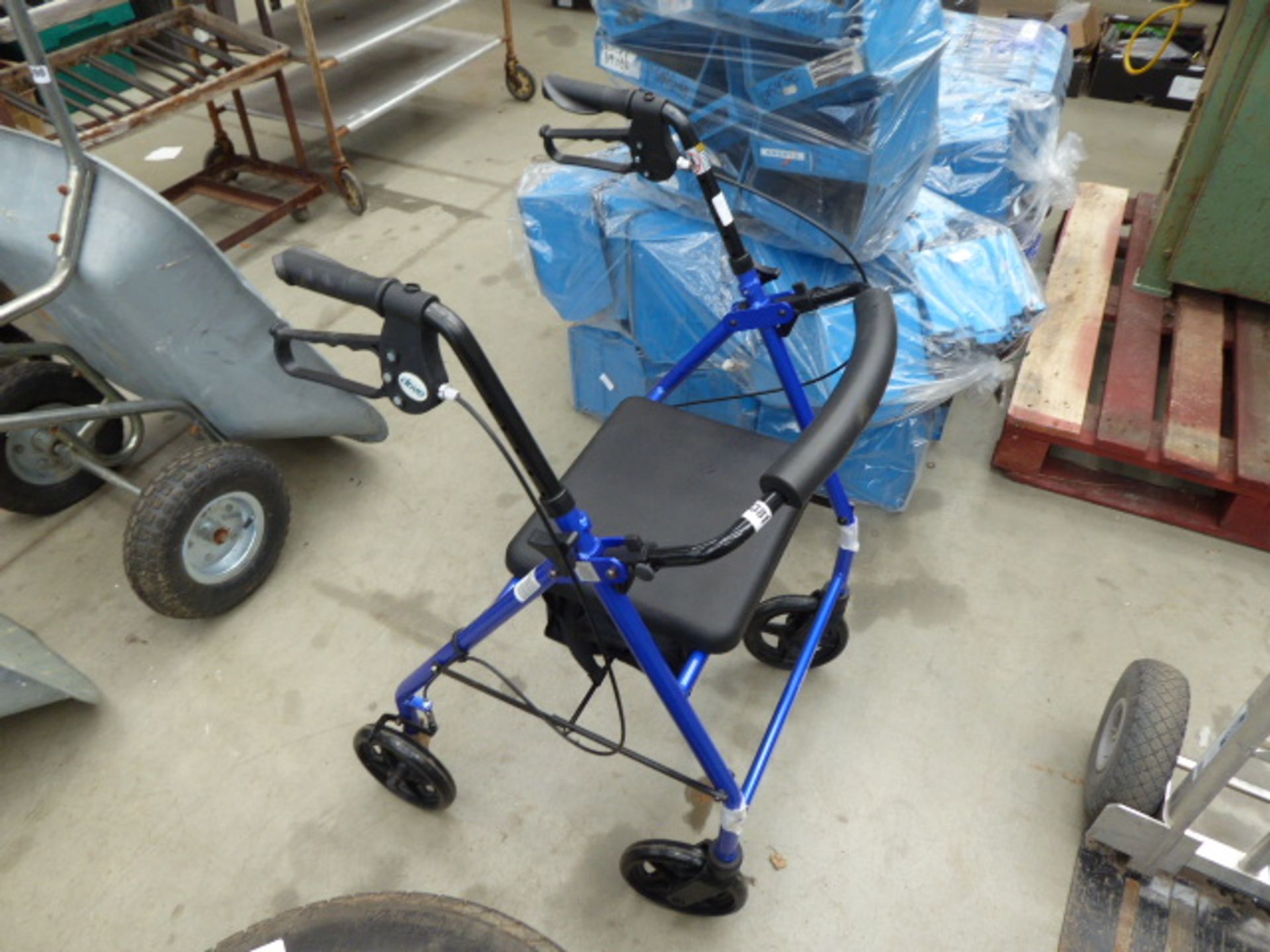 4 wheel mobility walking aid
