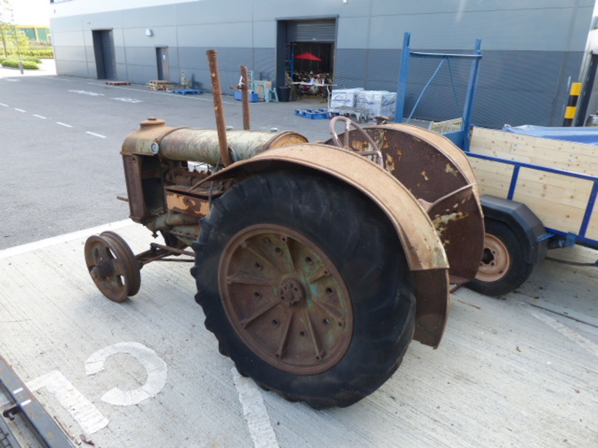 Fordson standard model N. Tractor for restoration. Approx 1940-1942, petrol paraffin. - Image 2 of 3