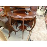 Edwardian walnut 2 tier side table