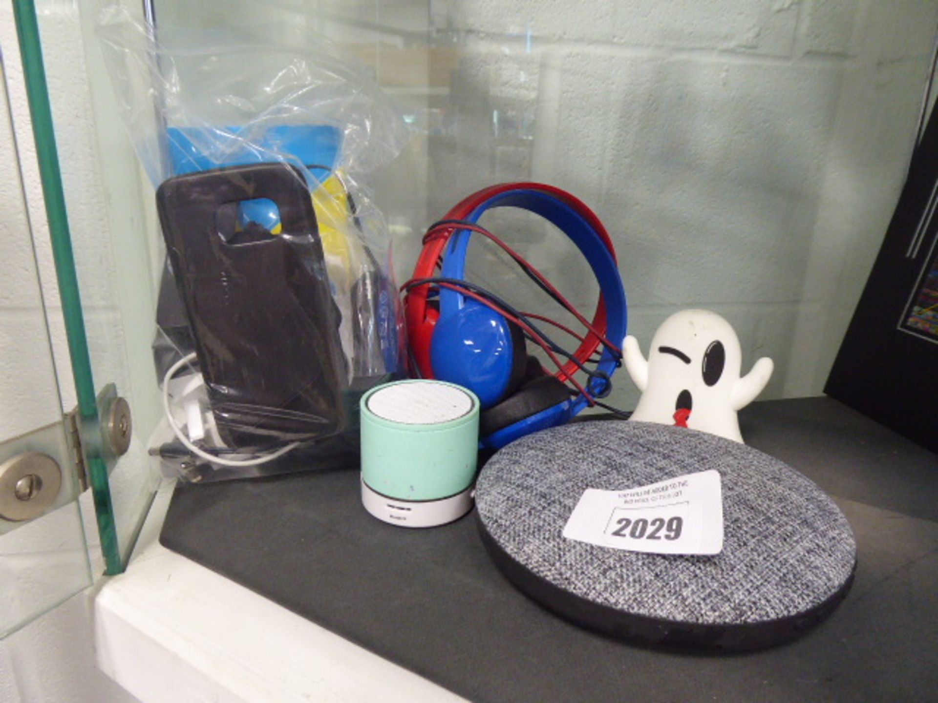 Selection of electrical items to include ghost shaped power bank, blue tooth speaker, mobile phone