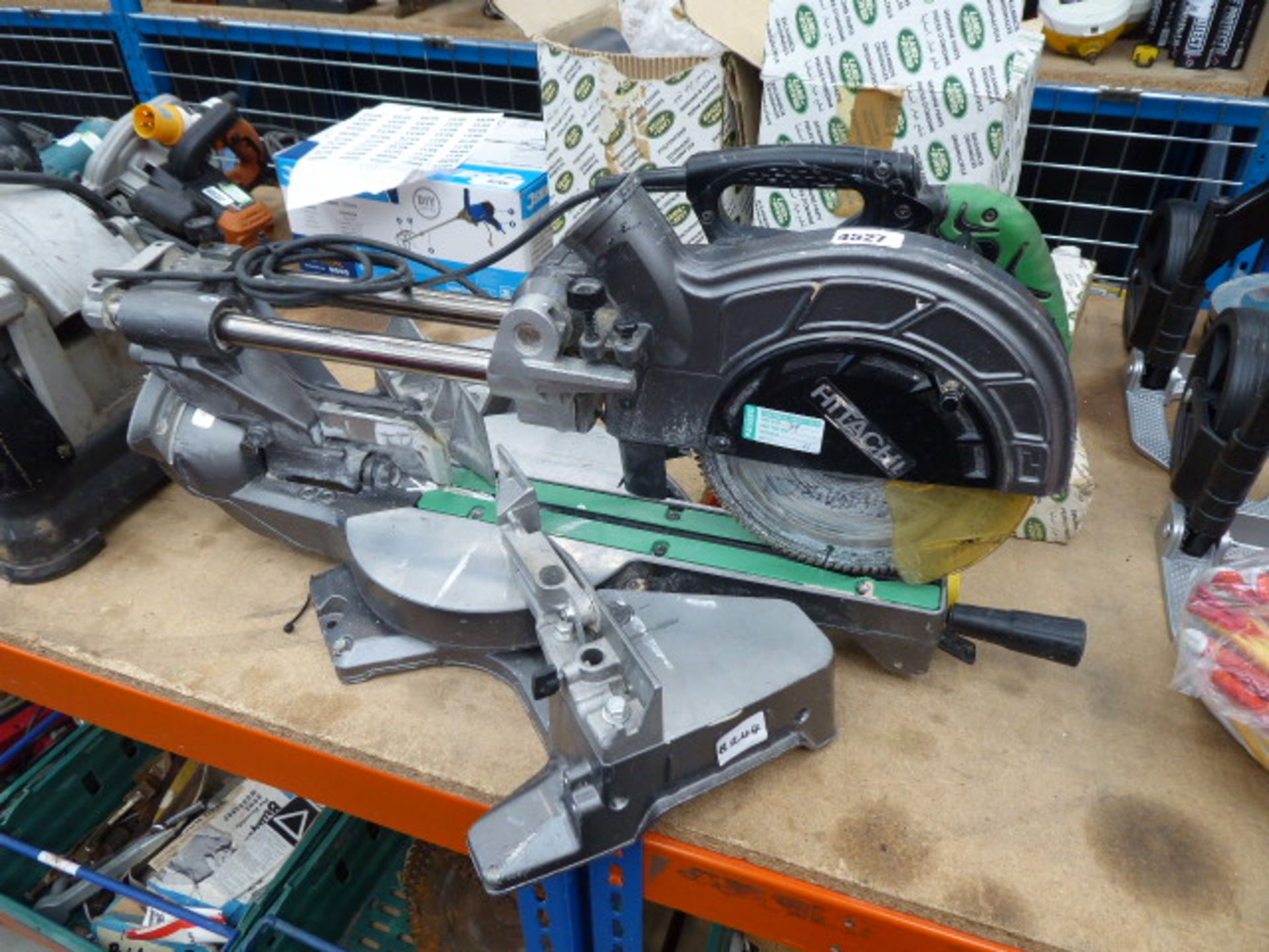 Hitachi compound mitre saw