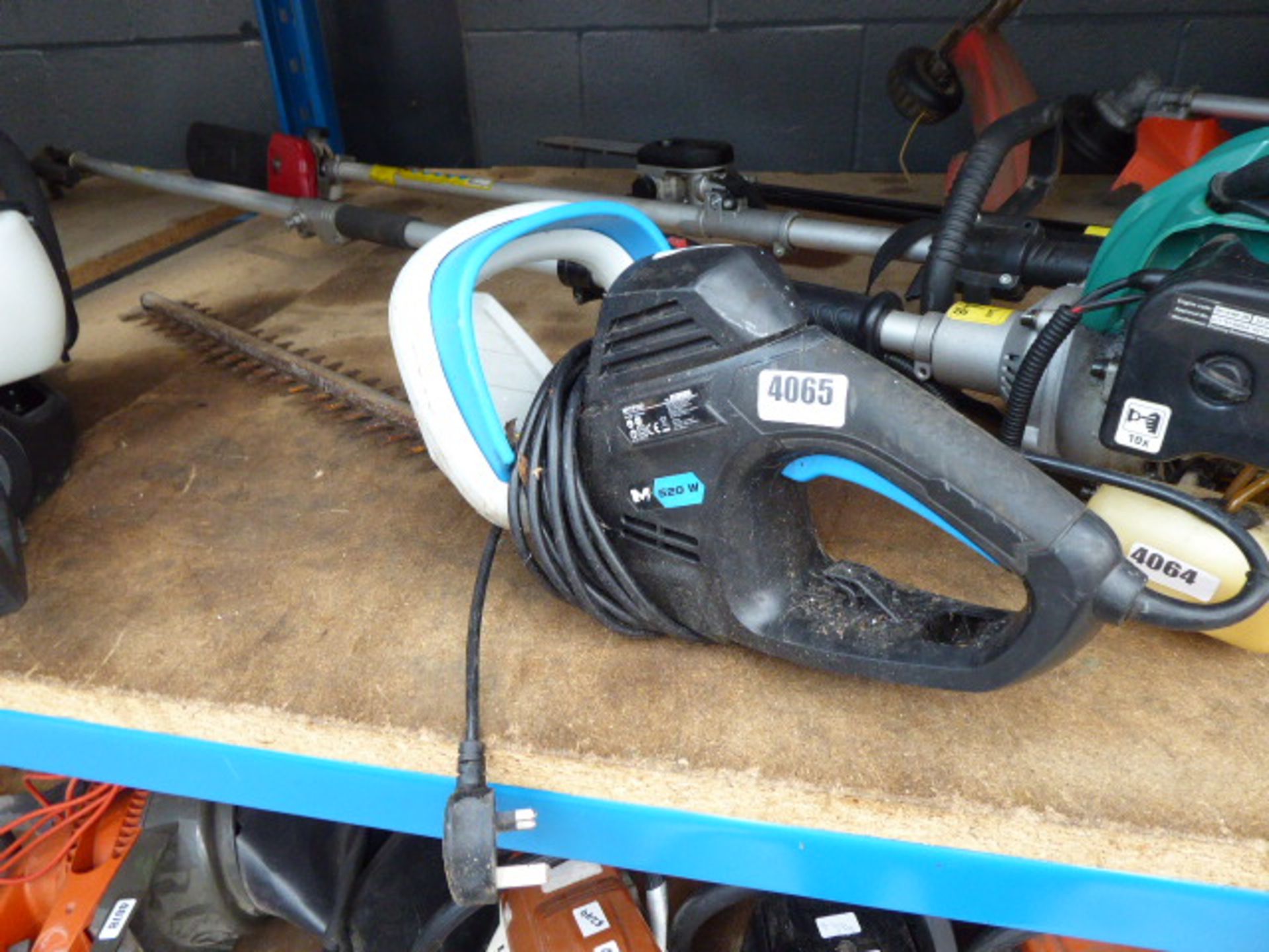 Small electric hedge cutter