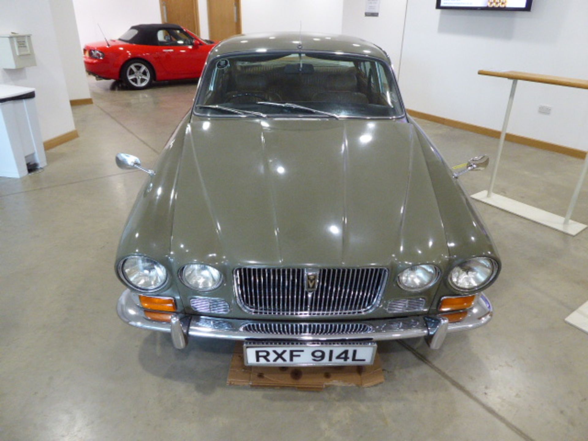 RXF 914L (1973) A sought after LWB 1973 Jaguar Series 1 XJ12, Automatic, Taxation class Historic