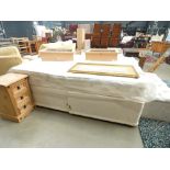 4' 6'' divan bed base with mattress