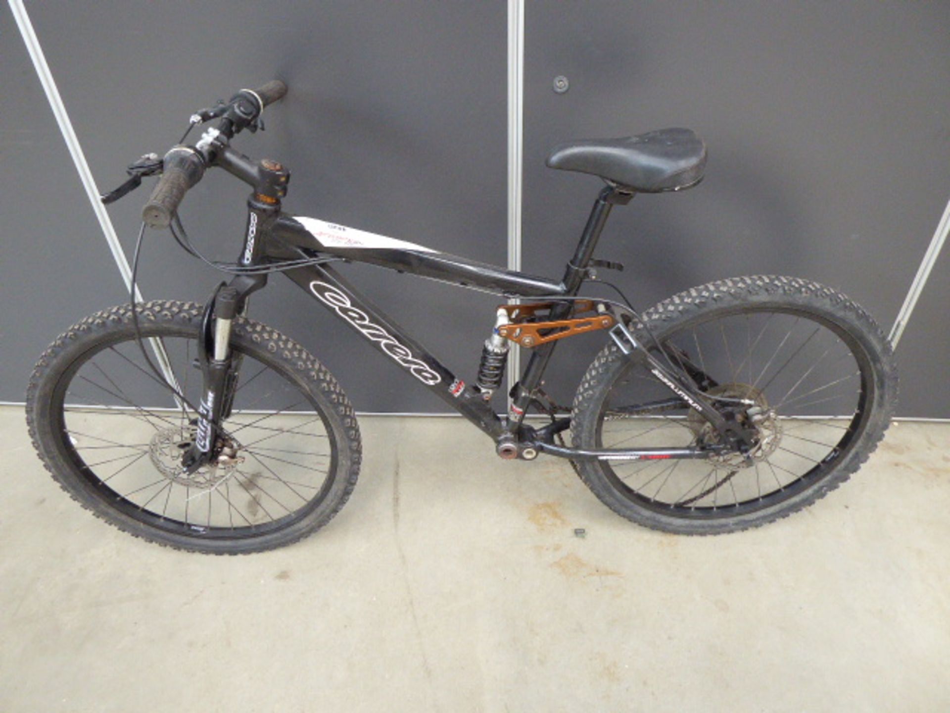 Black Carrera mountain bike (no pedals or shaft)