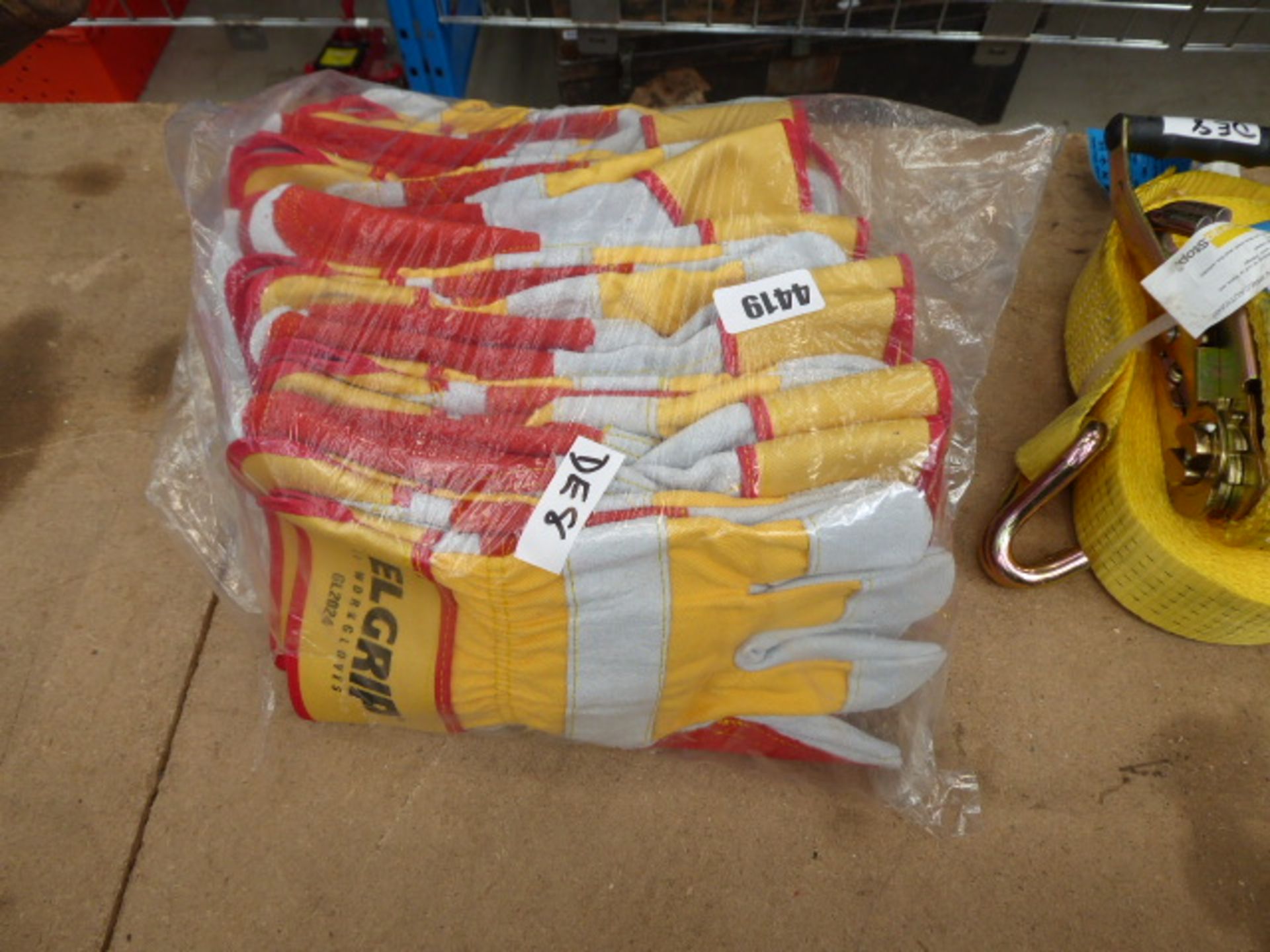 Pack of work gloves