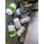 (1070) Quantity of hand pump fence sprayers and garden lights