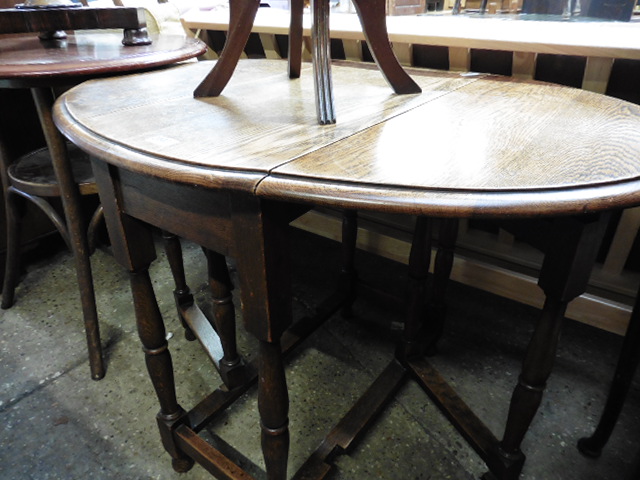 Oak gate leg drop leaf table