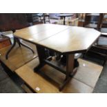 (2055) Small rotating drop leaf occasional table