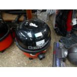 Henry micro vacuum cleaner