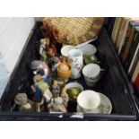 (2289) Crate of crockery, decorative china, etc.