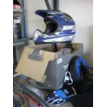 Boxed Tracer full faced bike helmet