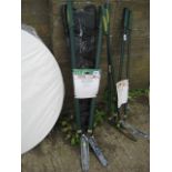 (1108) 2 pairs of gardeners mate grass shears