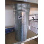 (1043) Metal plant pot with ratchet strap
