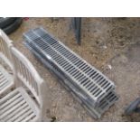 (1134) Quantity of plastic drain covers