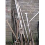 (2024) Quantity of various vintage garden tools incl. spade, shovel, sickle, etc.