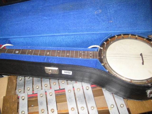 Cased banjo - Image 4 of 5