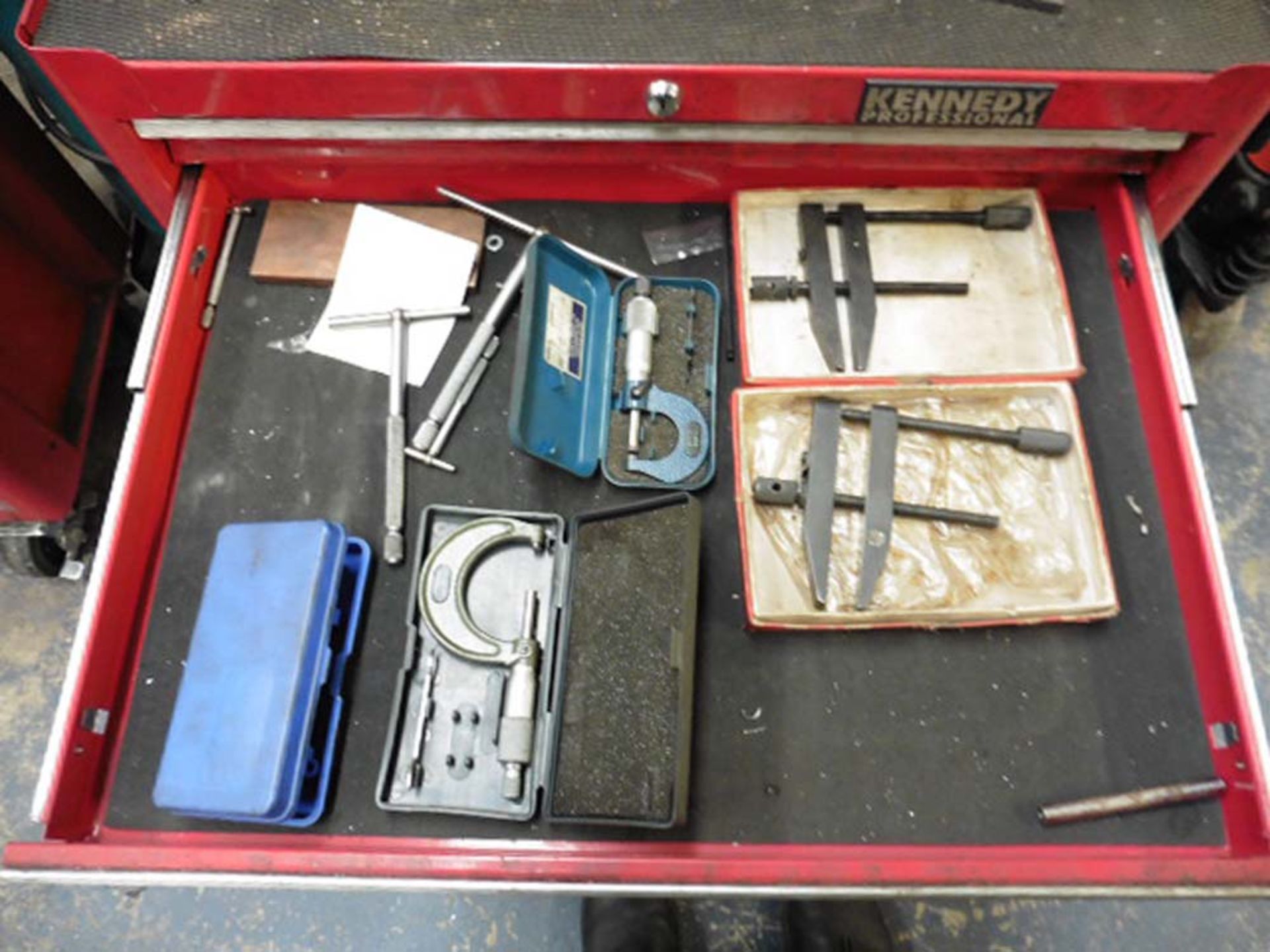 Kennedy Professional Multidrawer tool chest on wheels with contents of assorted hand tools, - Image 8 of 11