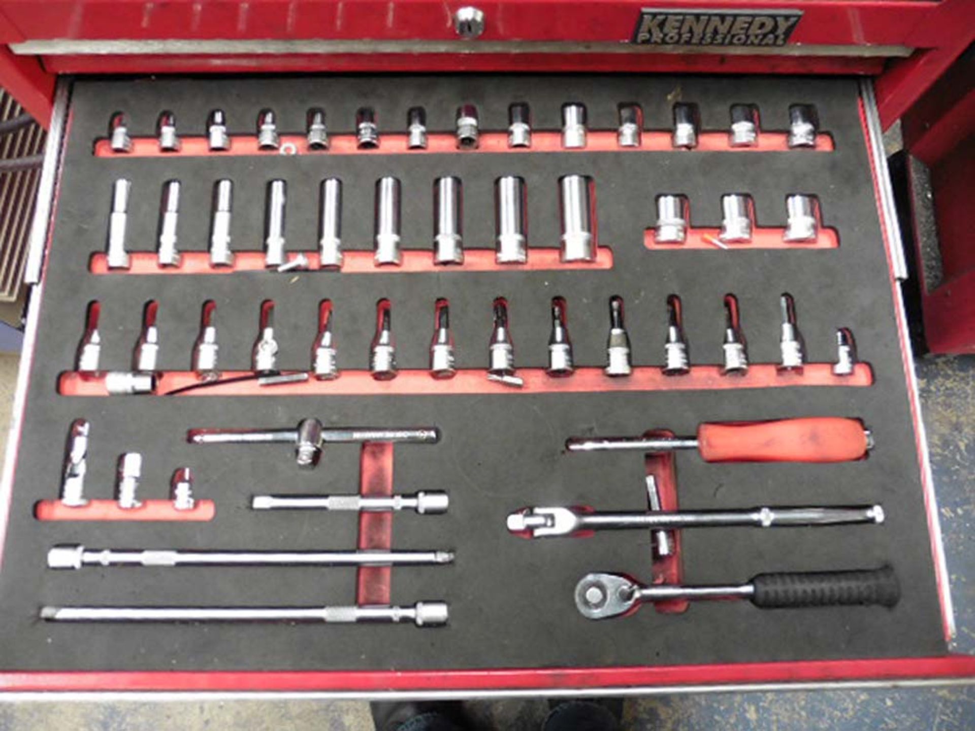 Kennedy Professional Multidrawer tool chest on wheels with contents of assorted hand tools, - Image 8 of 13