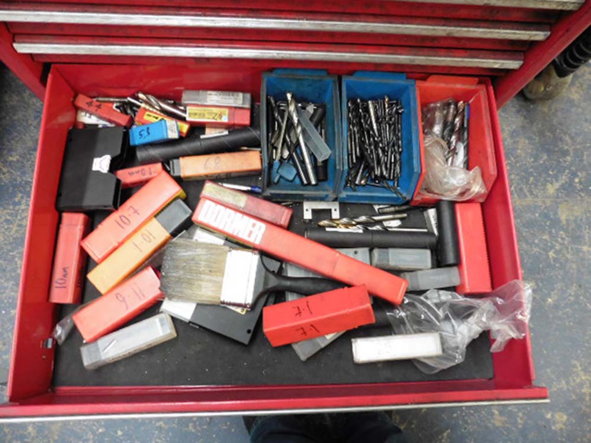 Kennedy Professional Multidrawer tool chest on wheels with contents of assorted hand tools, - Image 9 of 11