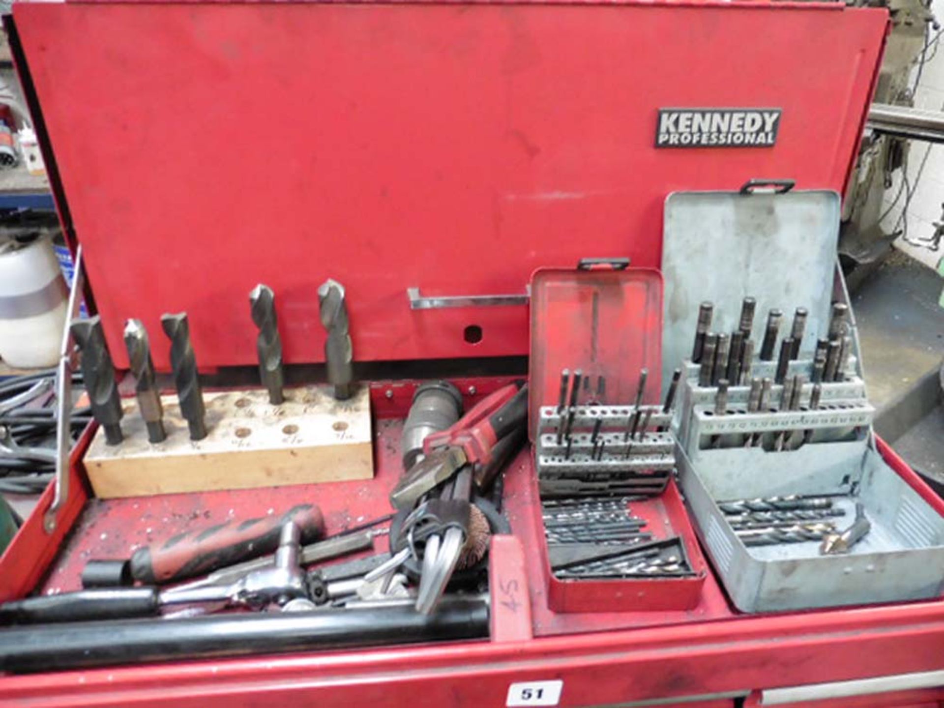 Kennedy Professional Multidrawer tool chest on wheels with contents of assorted hand tools, - Image 2 of 11