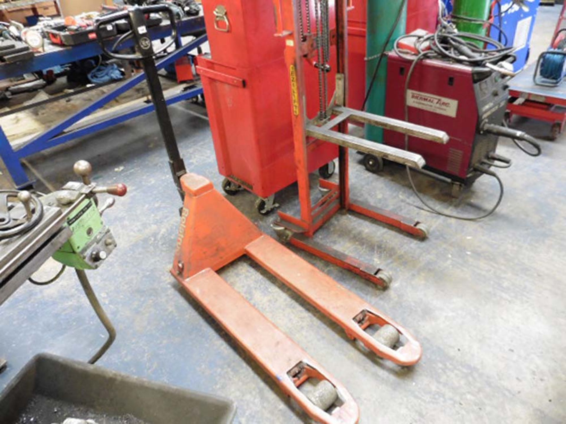 BT Rolatuc hydraulic pallet truck