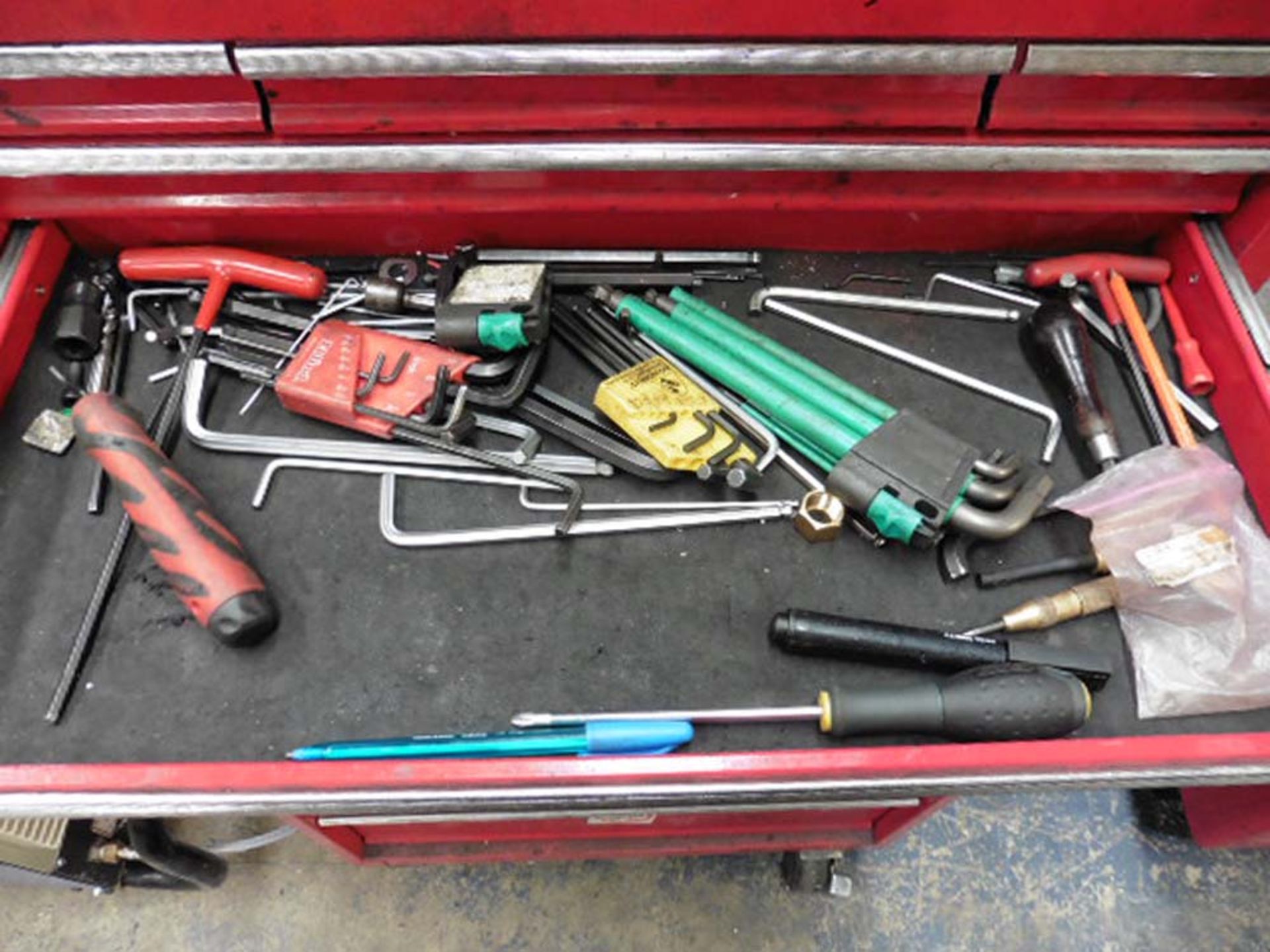 Kennedy Professional Multidrawer tool chest on wheels with contents of assorted hand tools, - Image 5 of 13