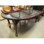 5127 Extending dining table on cabriole legs