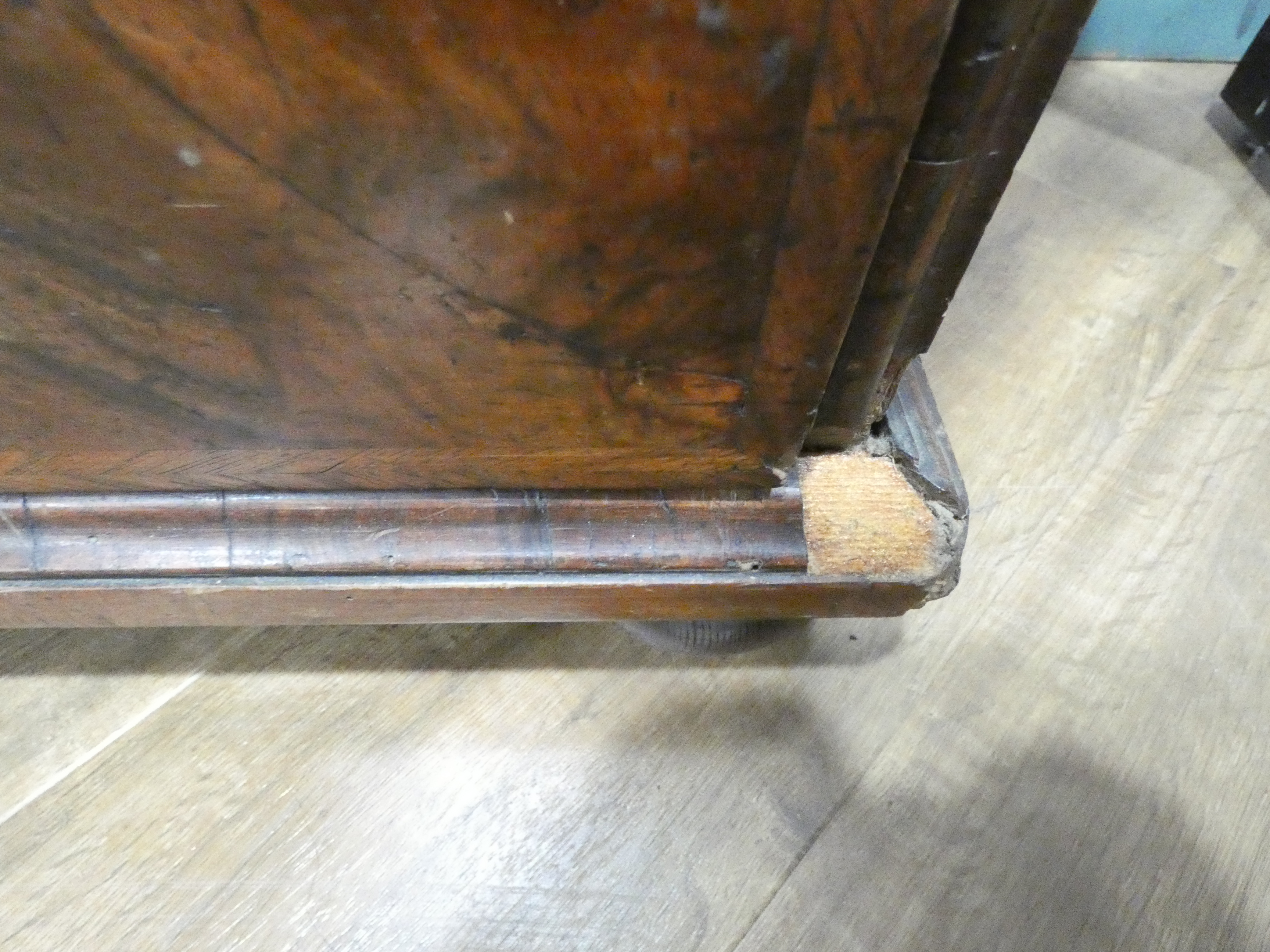 A Georgian walnut and feather crossbanded chest of three short over three long drawers on later bun - Image 18 of 27