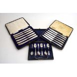 A cased set of six silver handled butter knives, TB&S, Sheffield 1930,