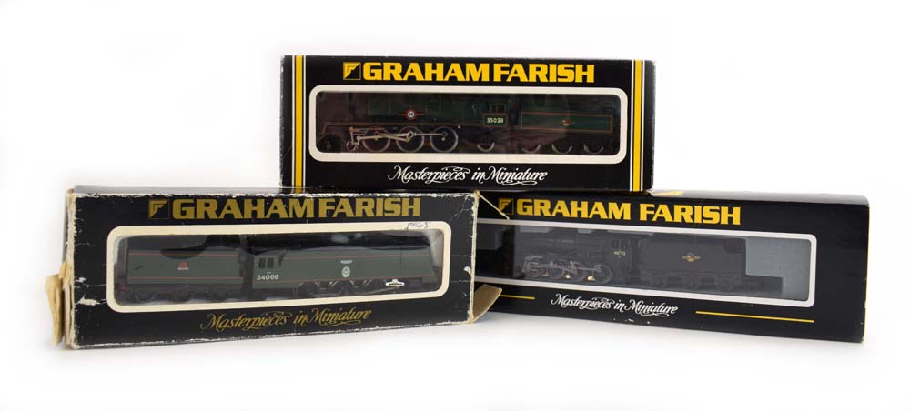 Three Graham Farish N gauge loco's and tenders: 1513 Pacific Class Clanline,