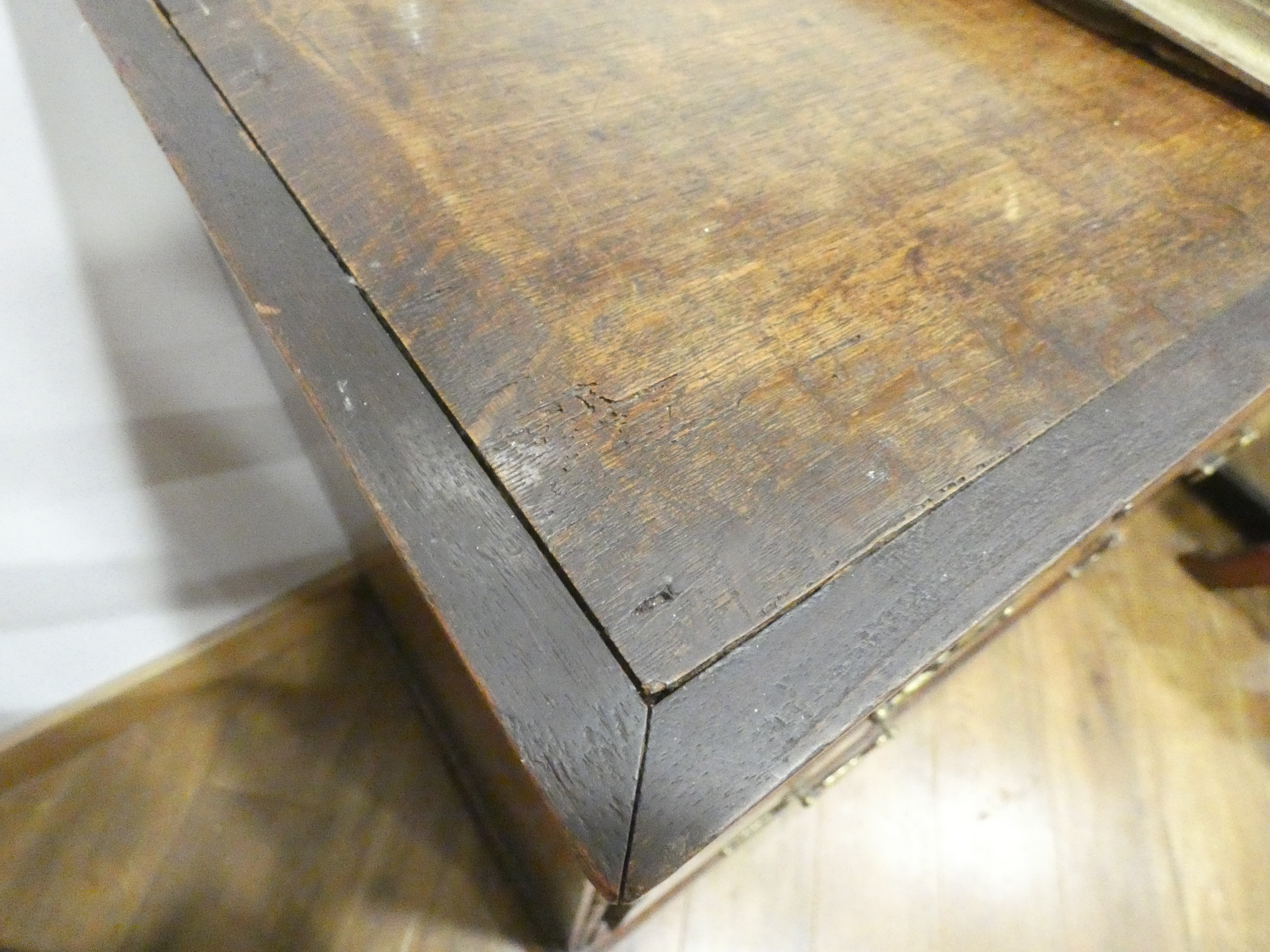 A Georgian walnut and feather crossbanded chest of three short over three long drawers on later bun - Image 10 of 27