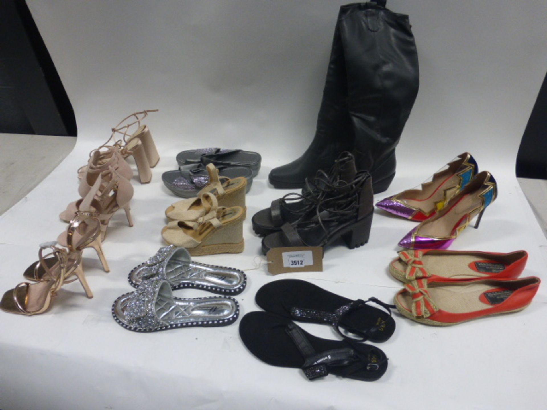 Bag of assorted ladies shoes