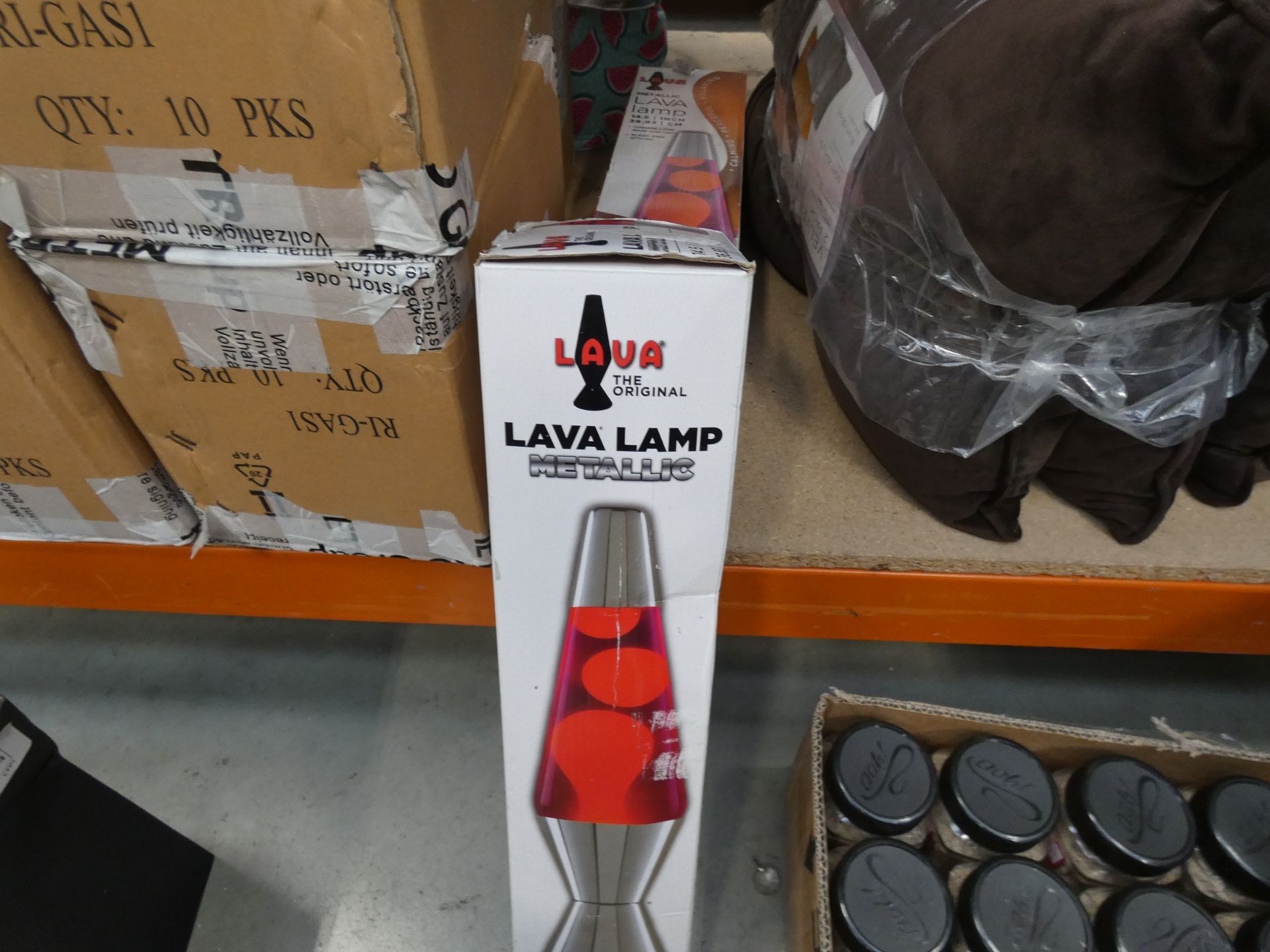 2 lava lamps