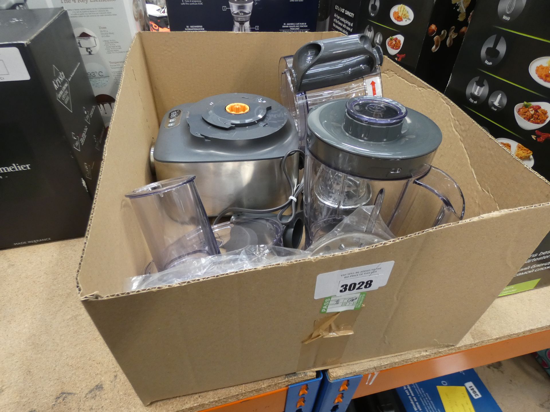 (60) Box containing mixer and attachments