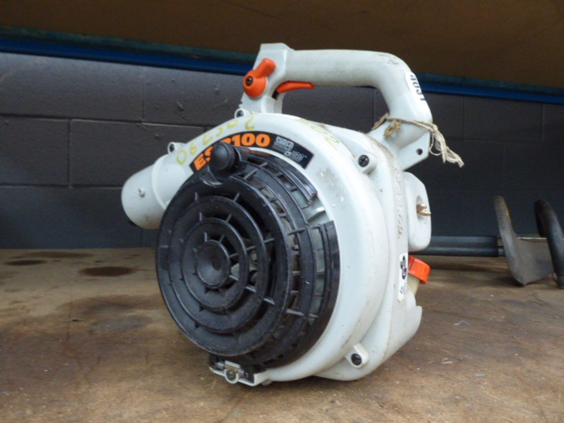 Petrol powered unit for a Echo leaf blower