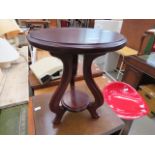 Circular tripod lamp table