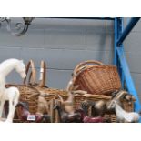 A quantity of wicker baskets (6 in total)