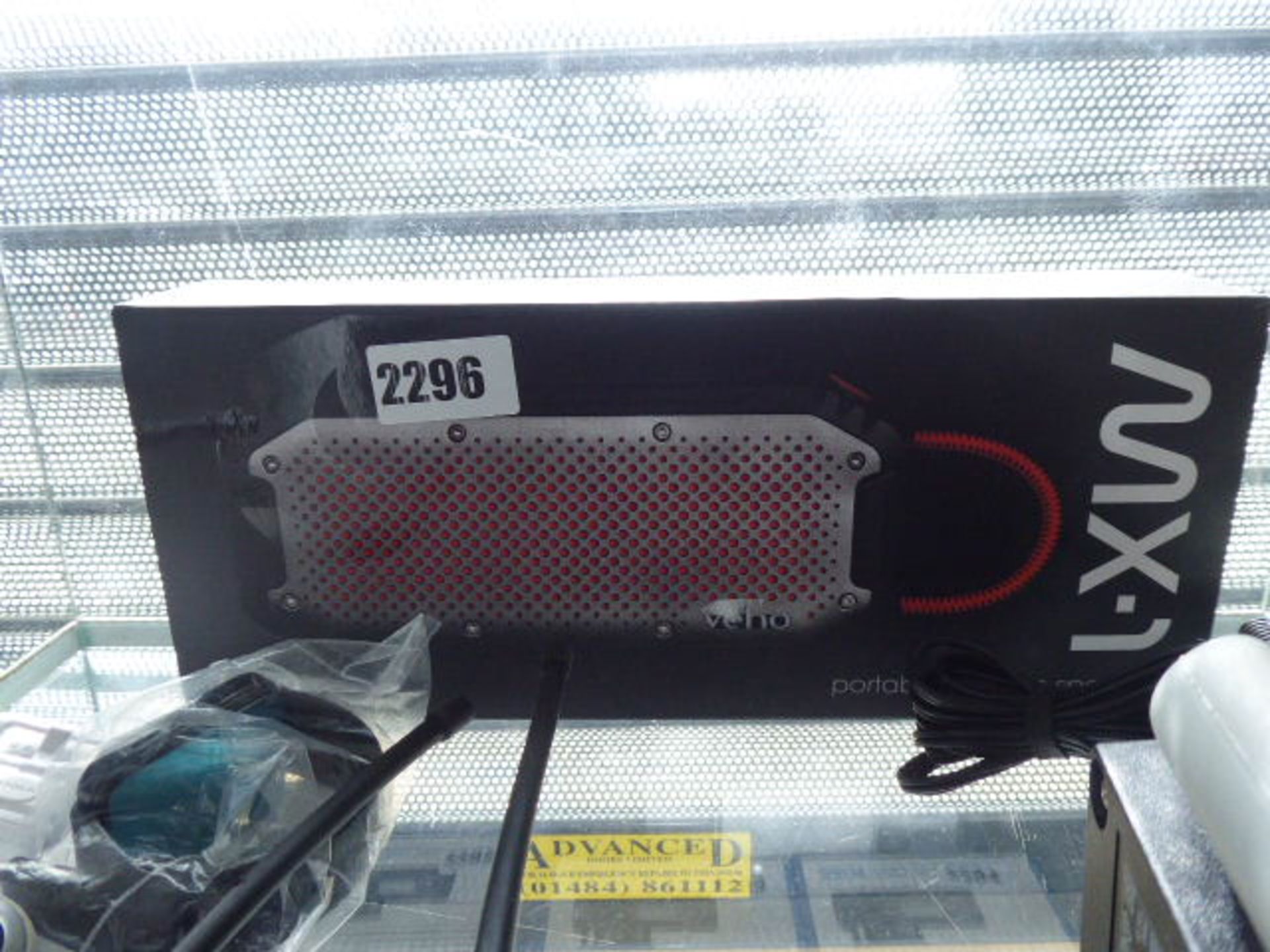Veho MX1 portable speaker with box