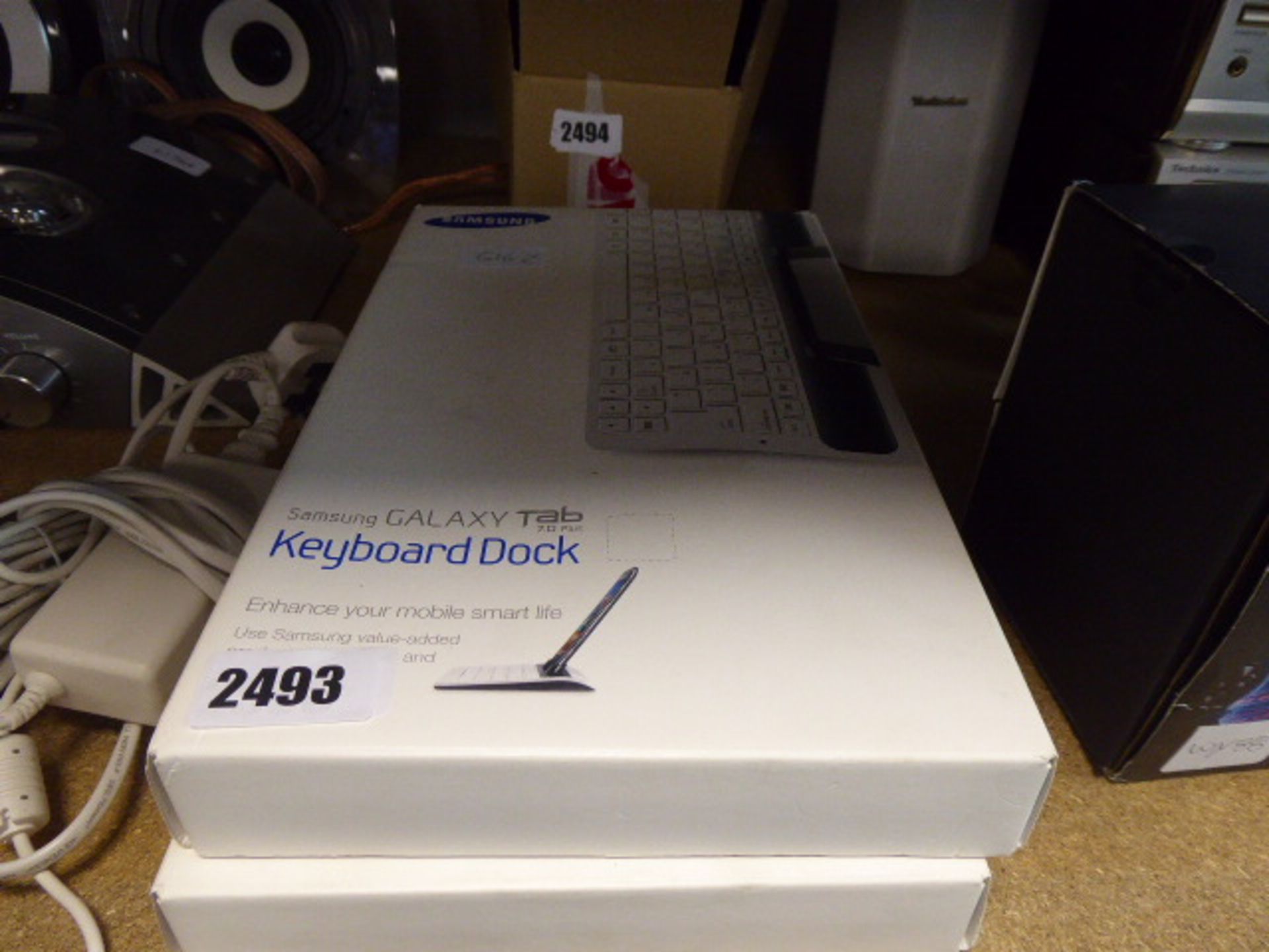 2586 2 Samsung Galaxy Tab 7'' keyboard docks