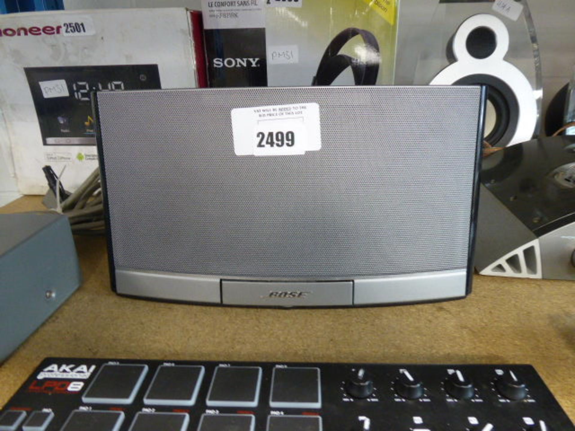 2593 Bose sound dock portable digital music system with no power supply