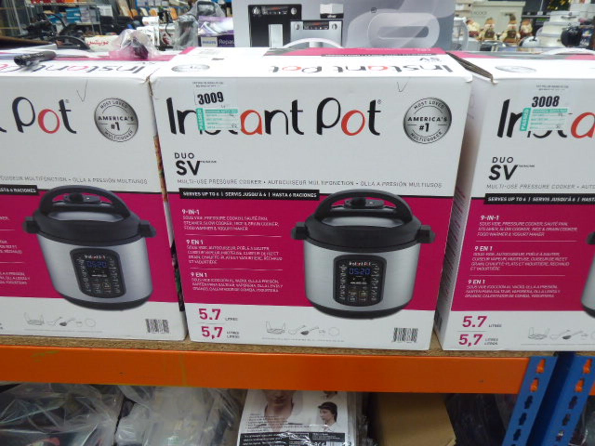 (82) Boxed instant pot multi use pressure cooker