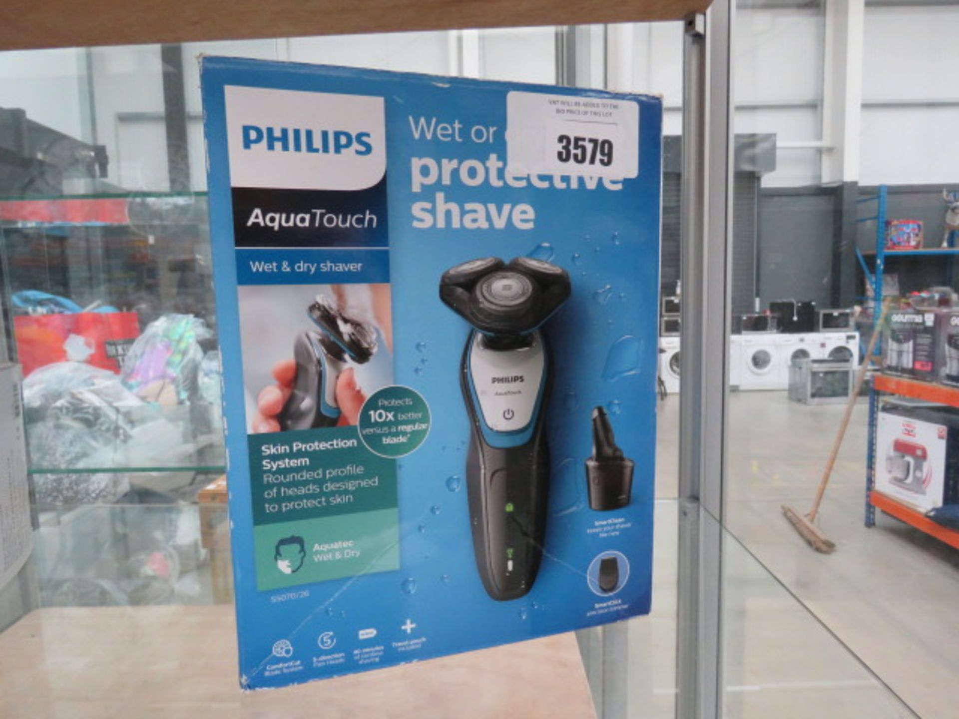 Philips wet and dry protective shaver